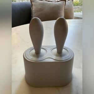 EZPZ Tiny Pops - Silicone Popsicle Mold for Infants